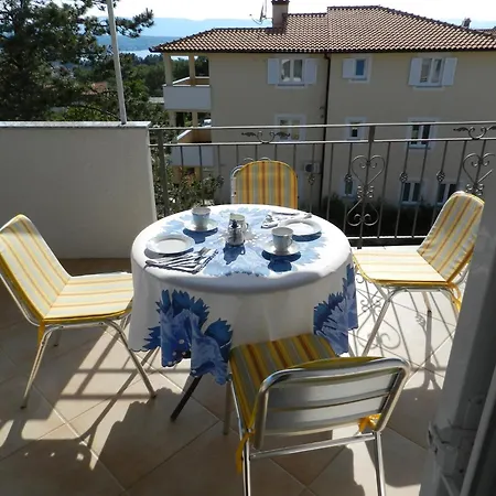 In Malinska I Apartment *
