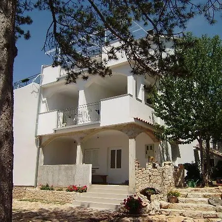 In Malinska I Apartment